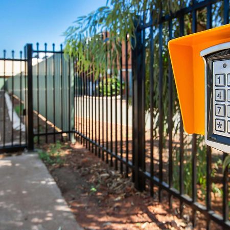 Ibis Styles Karratha Hotel Екстериор снимка