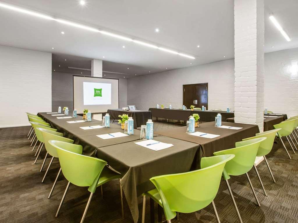 Ibis Styles Karratha Hotel Съоръжения снимка